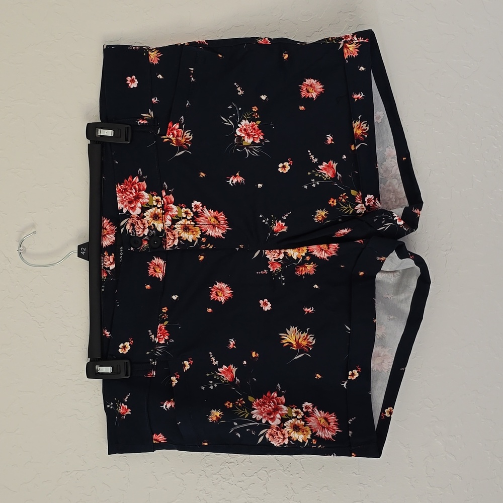 NWOT Torrid Navy Floral Shorts Size 22